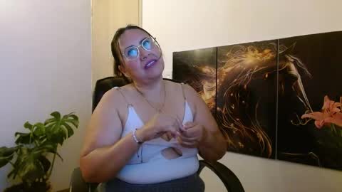 Snapshot of amalia_brunette chatting on May 2026 10:17:02 PM AMALIA online show from May 2026 10:17:02 PM
