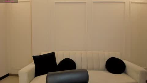 Amalia cruss online show from July 2026 09:19:02 PM