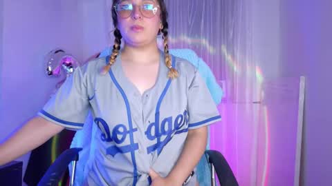 Snapshot of amalia_rosse_ chatting on December 2025 01:34:02 AM Amalia Im Back See you soon this January 7 at 10 pm Colombia time online show from December 2025 01:34:02 AM