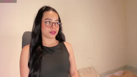 Amalia    real MIA  online show from July 2026 04:20:01 AM