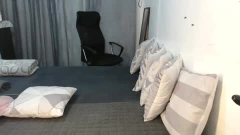 amaliafox11 online show from February 2025 10:19:01 AM