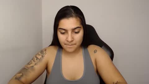 The queen of the biceps  online show from December 2024 11:23:02 AM