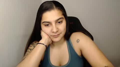 The queen of the biceps  online show from February 2025 10:23:02 PM