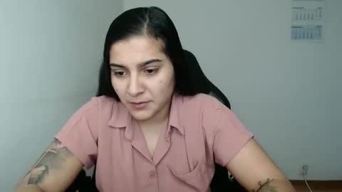 The queen of the biceps  online show from February 2026 06:22:02 AM