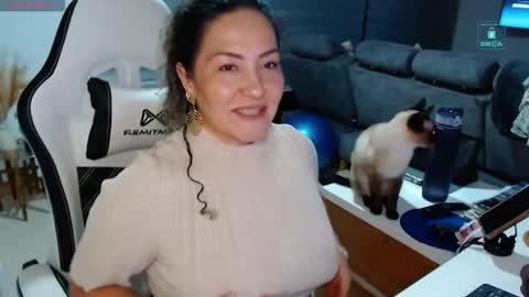 Snapshot of amanda_bella1 chatting on February 2026 02:10:02 AM Amanda online show from February 2026 02:10:02 AM