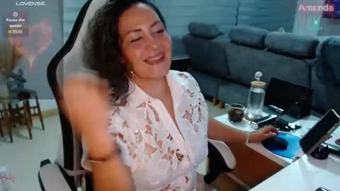 Snapshot of amanda_bella1 chatting on February 2026 02:27:01 AM Amanda online show from February 2026 02:27:01 AM