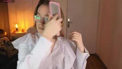 Snapshot of amanda_butlerr chatting on May 2026 12:20:01 PM Hi im Amanda online show from May 2026 12:20:01 PM