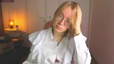 Snapshot of amanda_butlerr chatting on June 2026 01:57:01 PM Hi im Amanda online show from June 2026 01:57:01 PM