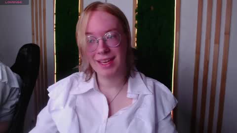 Snapshot of amanda_butlerr chatting on June 2026 01:16:02 PM Hi im Amanda online show from June 2026 01:16:02 PM