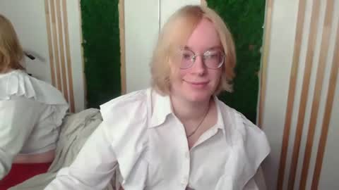 Snapshot of amanda_butlerr chatting on June 2026 12:41:02 PM Hi im Amanda online show from June 2026 12:41:02 PM