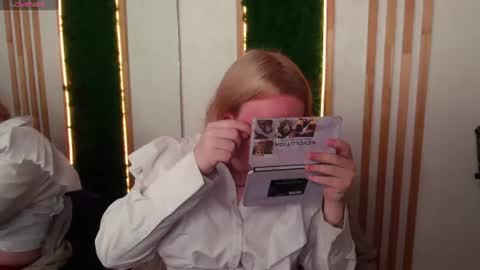 Snapshot of amanda_butlerr chatting on June 2026 02:43:01 PM Hi im Amanda online show from June 2026 02:43:01 PM