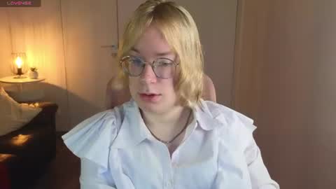 Snapshot of amanda_butlerr chatting on July 2026 08:32:02 AM Hi im Amanda online show from July 2026 08:32:02 AM