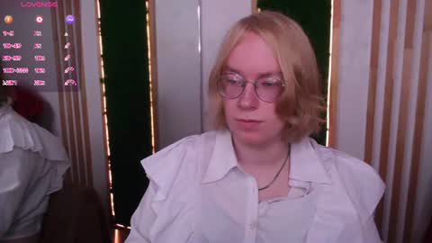 Snapshot of amanda_butlerr chatting on July 2026 01:24:01 PM Hi im Amanda online show from July 2026 01:24:01 PM