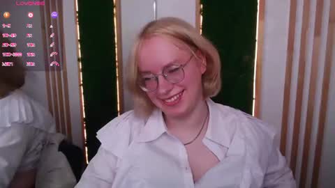 Snapshot of amanda_butlerr chatting on July 2026 09:42:01 PM Hi im Amanda online show from July 2026 09:42:01 PM