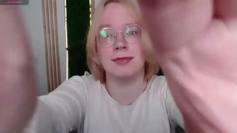 Snapshot of amanda_butlerr chatting on July 2026 04:27:02 PM Hi im Amanda online show from July 2026 04:27:02 PM