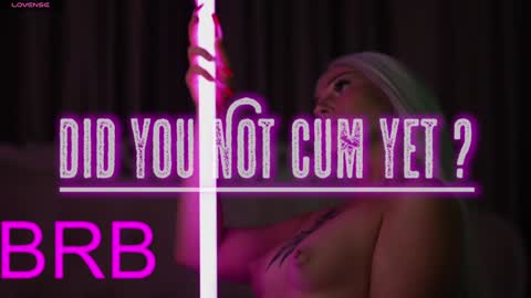 Snapshot of amandafarrell chatting on December 2024 12:56:02 PM Amanda Farrell online show from December 2024 12:56:02 PM