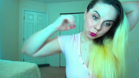 Snapshot of amandainbloom chatting on February 2025 06:16:02 AM Amanda online show from February 2025 06:16:02 AM