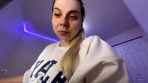 Snapshot of amandainbloom chatting on March 2025 11:08:02 AM Amanda online show from March 2025 11:08:02 AM