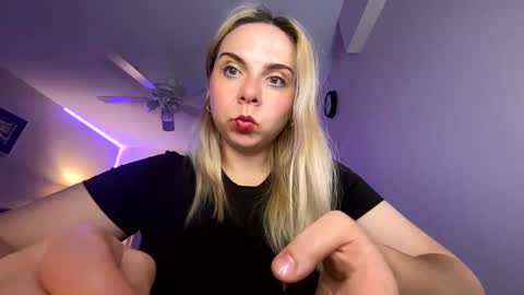 Snapshot of amandainbloom chatting on September 2025 09:31:02 AM Amanda online show from September 2025 09:31:02 AM