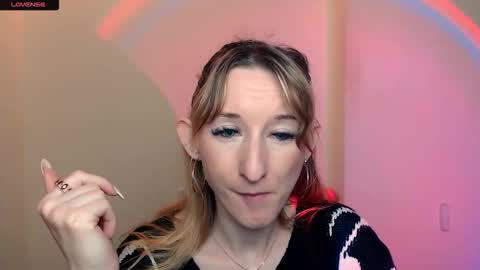 Amanda online show from September 2025 08:15:02 AM