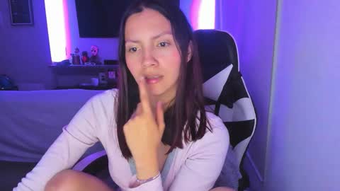 Snapshot of amara_22_ chatting on September 2025 03:17:02 AM Liz online show from September 2025 03:17:02 AM