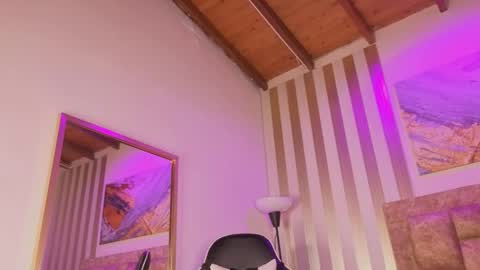 Snapshot of amara_queen_ chatting on May 2026 12:03:02 PM Amara online show from May 2026 12:03:02 PM