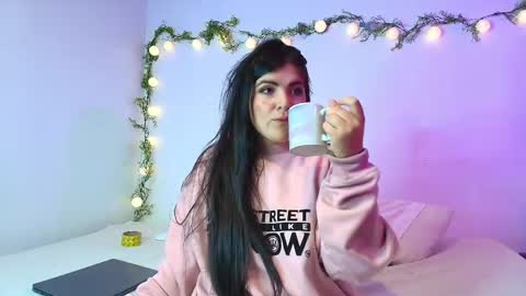Snapshot of amara_vega chatting on April 2026 02:44:01 AM Amara Vega online show from April 2026 02:44:01 AM