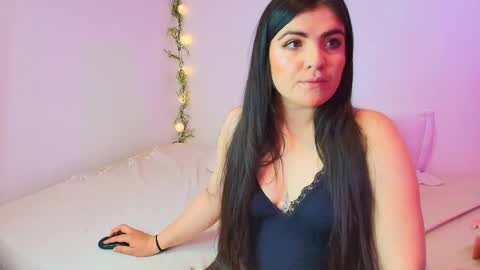 Snapshot of amara_vega chatting on April 2026 12:00:02 PM Amara Vega online show from April 2026 12:00:02 PM
