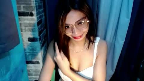 BELLA online show from May 2026 01:10:02 AM