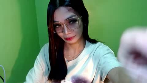 BELLA online show from July 2026 08:33:01 PM