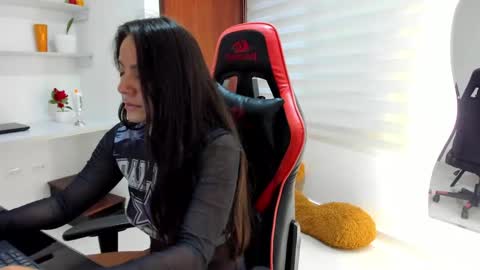 Snapshot of amaranta69_cam chatting on February 2025 11:39:02 AM AMARANTA online show from February 2025 11:39:02 AM