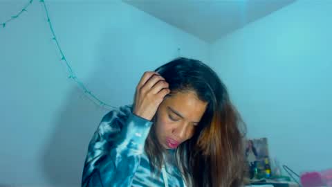 Snapshot of amararoberts08 chatting on December 2024 02:09:01 AM Amara Julia online show from December 2024 02:09:01 AM