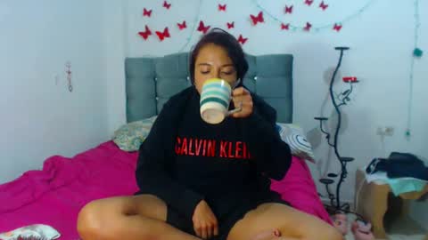 Snapshot of amararoberts08 chatting on March 2025 05:57:01 AM Amara Julia online show from March 2025 05:57:01 AM