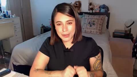 Snapshot of amarat_jolie chatting on June 2026 03:08:02 AM Mila online show from June 2026 03:08:02 AM