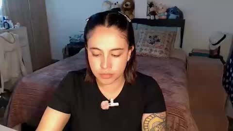Snapshot of amarat_jolie chatting on June 2026 03:46:01 AM Mila online show from June 2026 03:46:01 AM