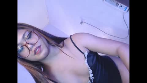 AMAYA and AVERY online show from January 2025 01:43:01 PM