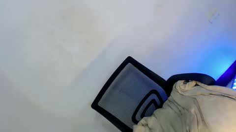 Annika 25yrs old online show from March 2025 01:37:01 AM