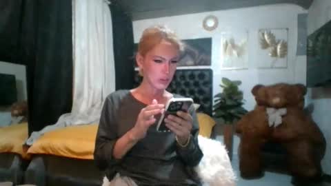 Snapshot of amazingbombshellx chatting on October 2025 03:29:02 AM kendra online show from October 2025 03:29:02 AM