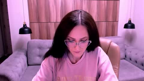 Izza online show from May 2026 02:44:02 PM