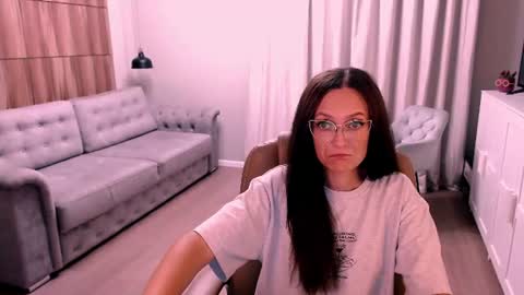 Izza online show from July 2026 05:42:01 PM