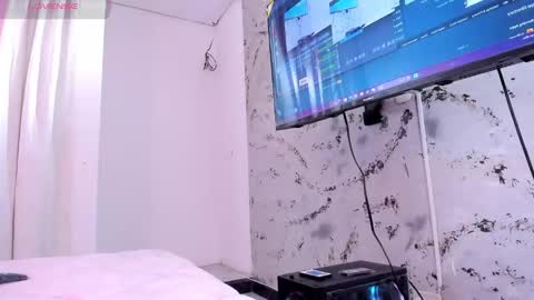 Snapshot of ambaar5 chatting on October 2025 12:03:01 PM Sara online show from October 2025 12:03:01 PM