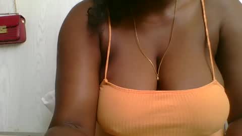 Mia online show from December 2024 10:13:01 AM