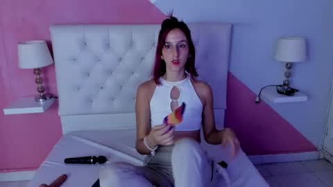 Snapshot of ambar_roux1 chatting on January 2025 08:24:01 PM ambar_roux1 online show from January 2025 08:24:01 PM