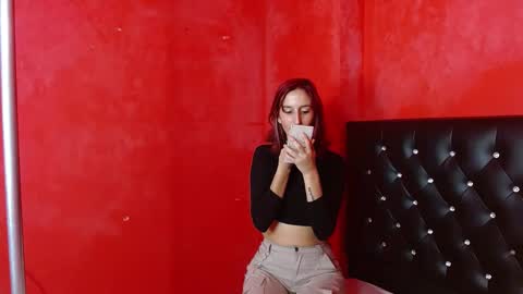 Snapshot of ambar_roux1 chatting on February 2025 02:59:01 PM ambar_roux1 online show from February 2025 02:59:01 PM