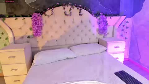 Ambar Dupont online show from June 2026 06:01:01 AM
