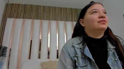 AmbarGills online show from January 2026 01:05:02 PM