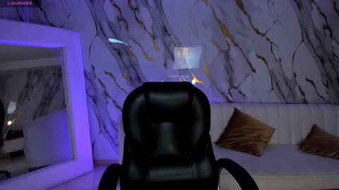 Ambar  online show from November 2025 11:47:02 AM