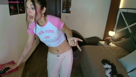 Ambar Ross online show from May 2026 02:01:02 PM