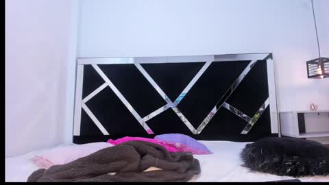   online show from February 2025 03:33:01 AM