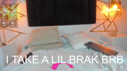 Snapshot of ambeer_rousess chatting on February 2025 11:24:01 PM Amber online show from February 2025 11:24:01 PM